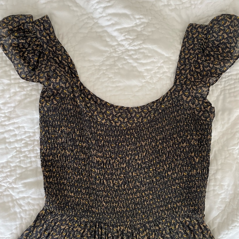 Doen dress size small